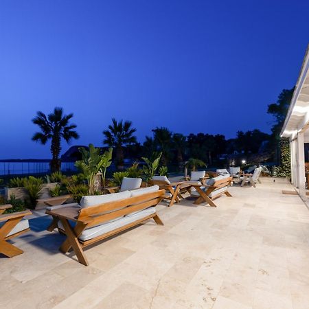 Navalia Hotel Foça Bagian luar foto