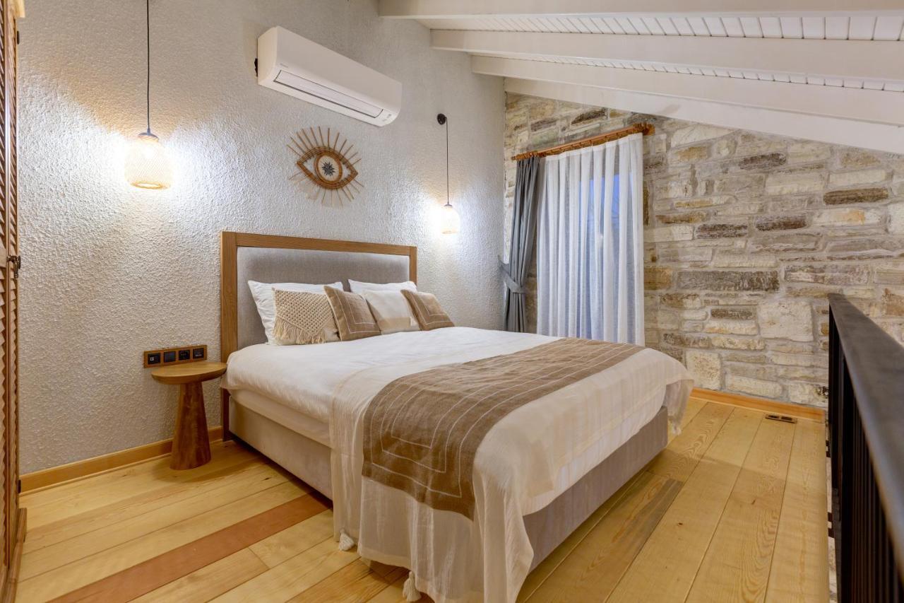 Navalia Hotel Foça Bagian luar foto