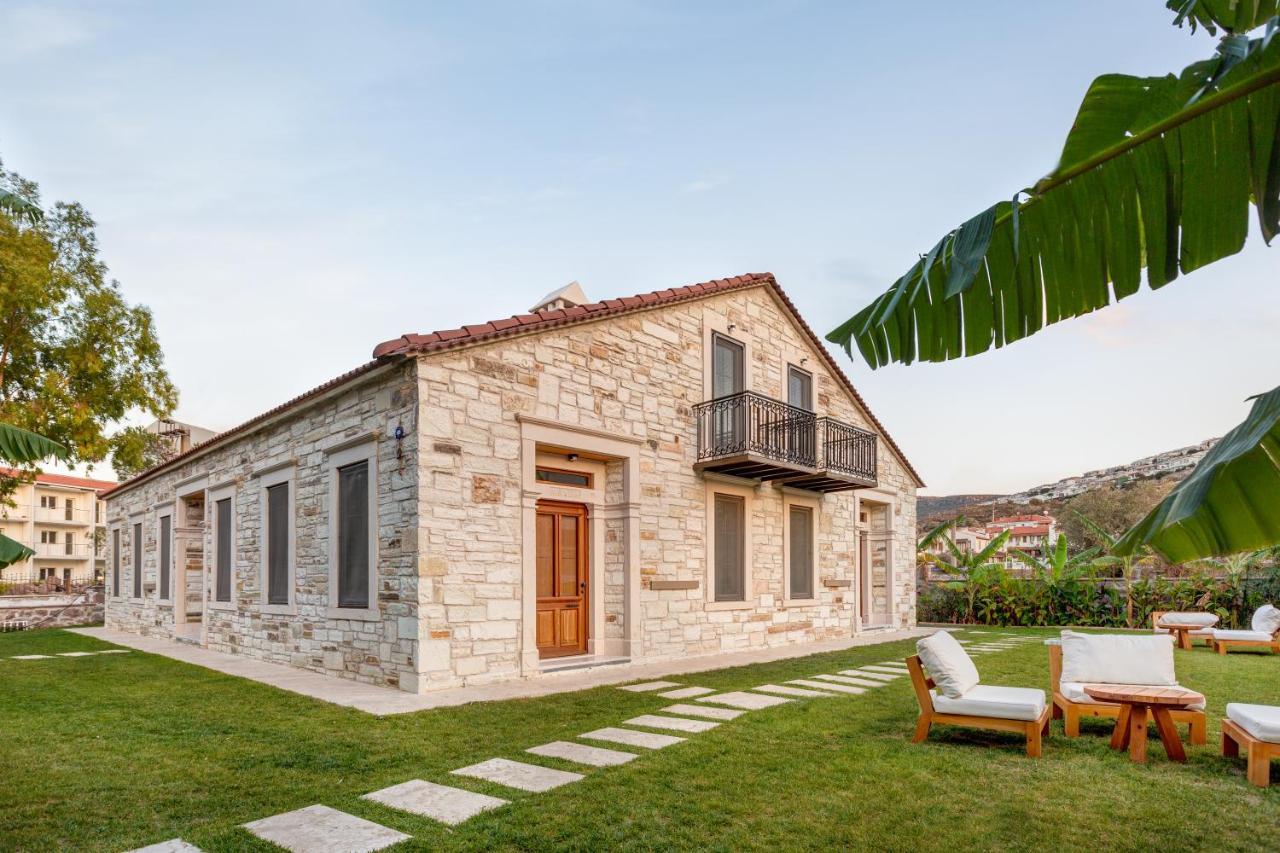 Navalia Hotel Foça Bagian luar foto