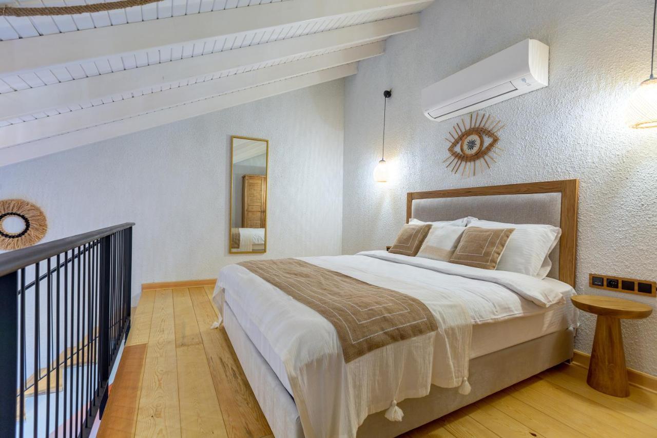 Navalia Hotel Foça Bagian luar foto