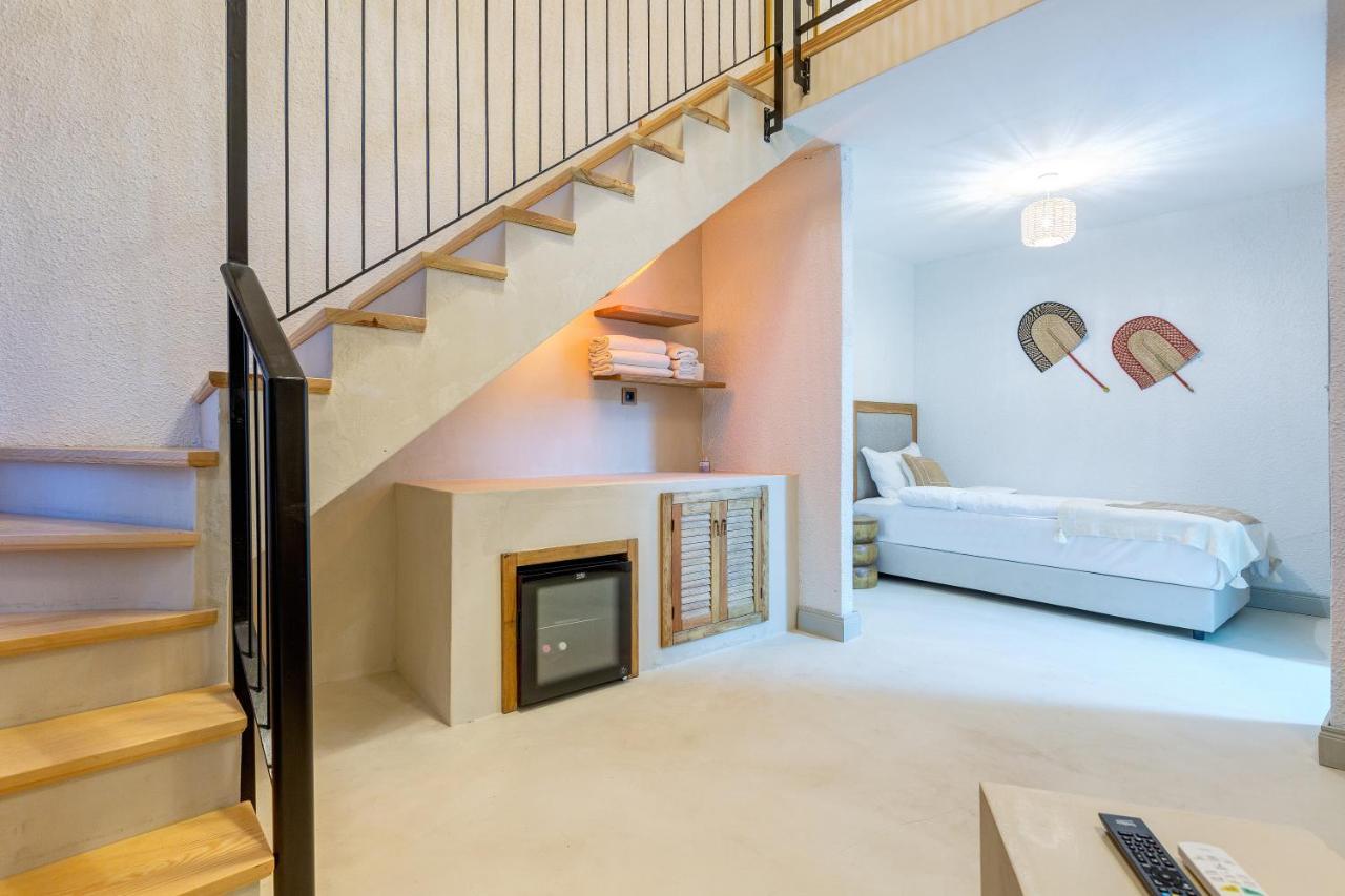 Navalia Hotel Foça Bagian luar foto