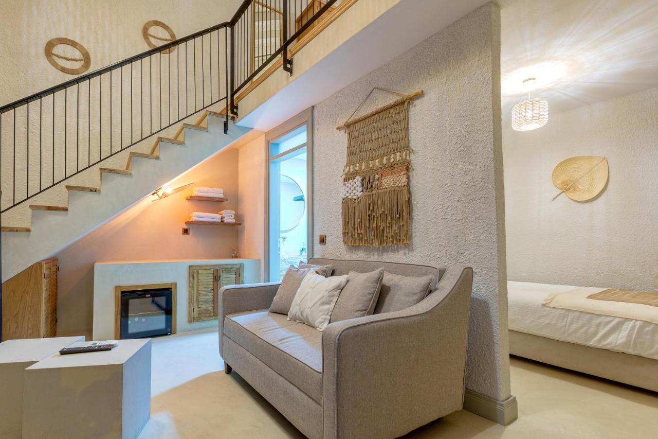 Navalia Hotel Foça Bagian luar foto