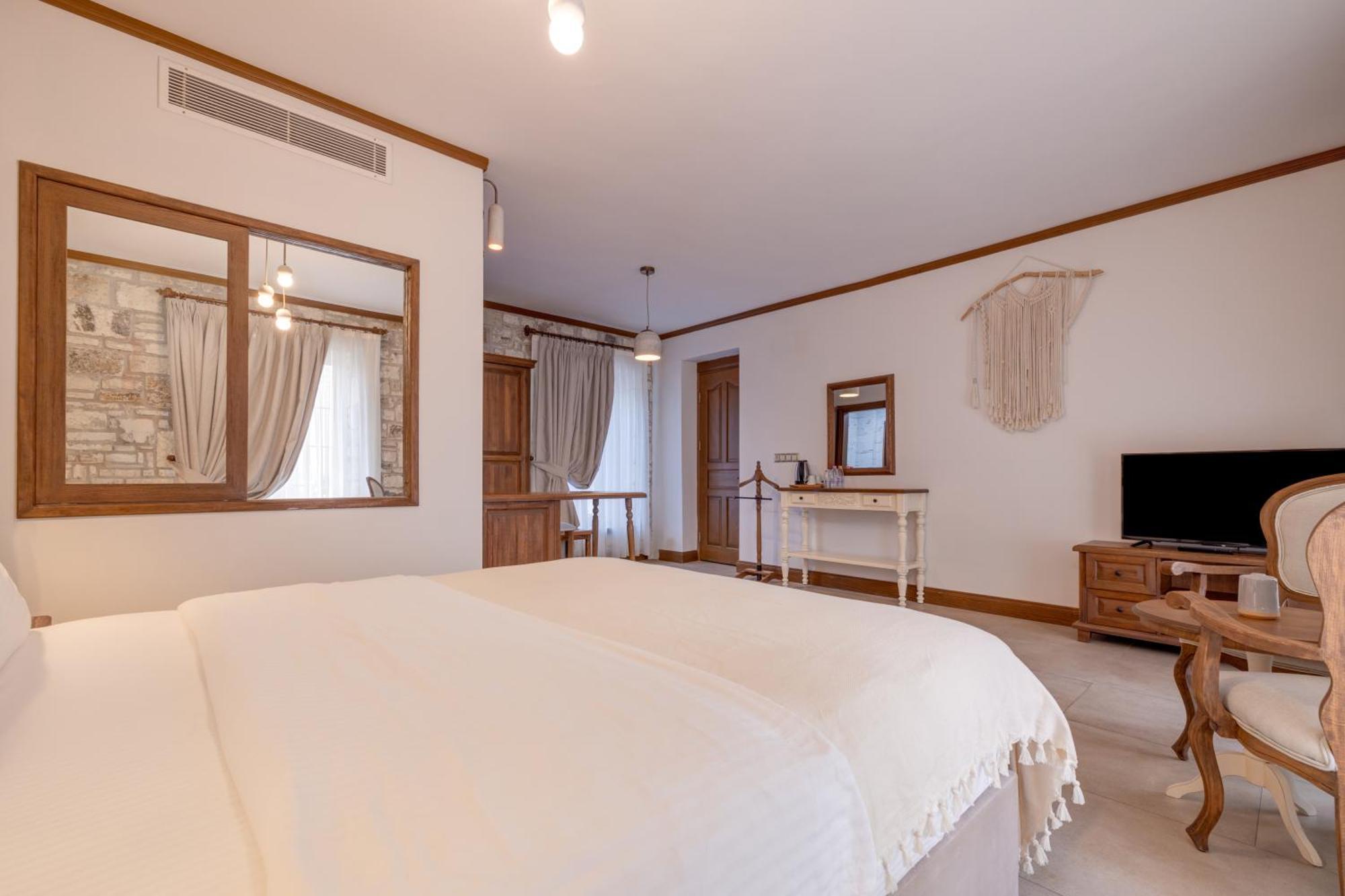 Navalia Hotel Foça Bagian luar foto
