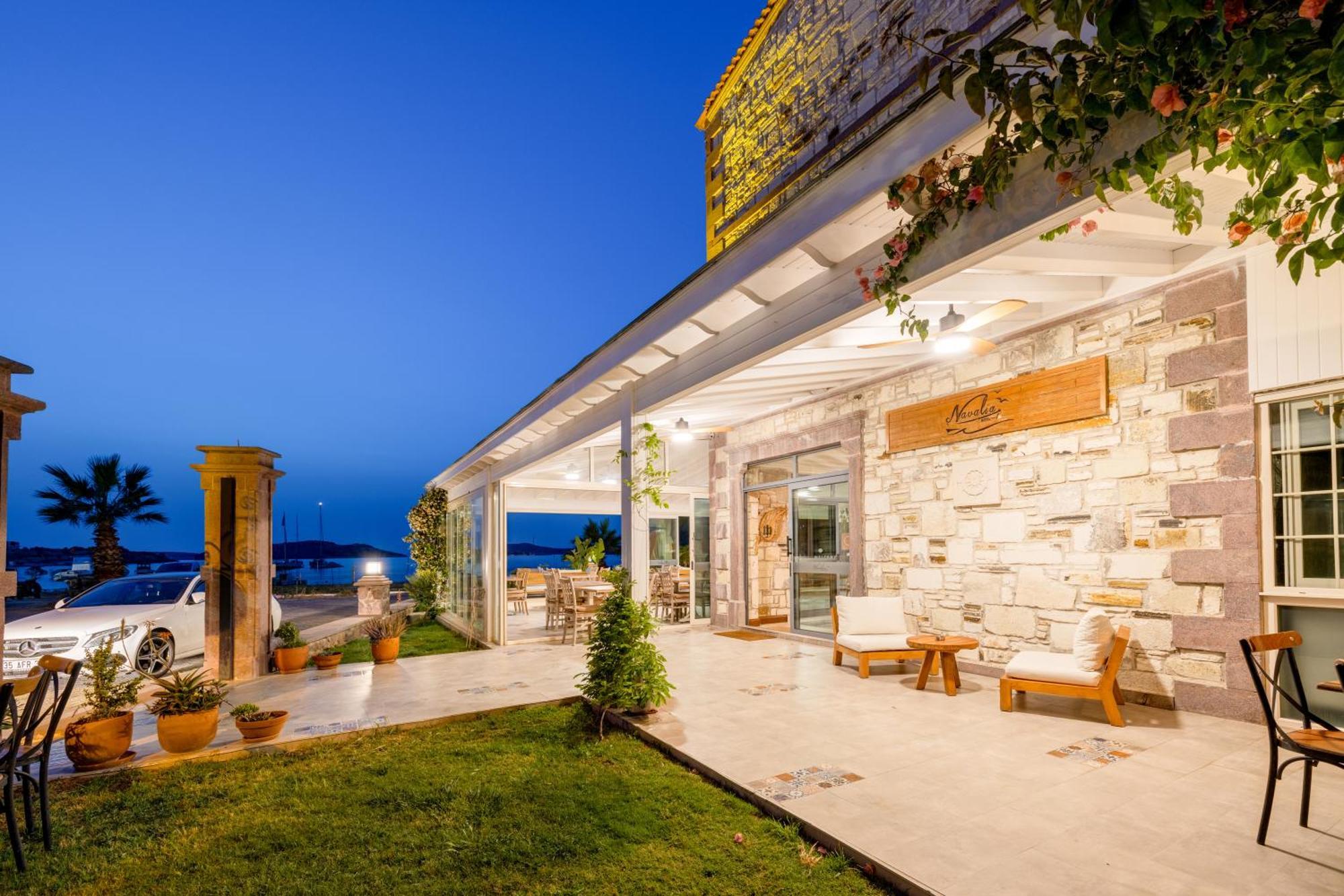 Navalia Hotel Foça Bagian luar foto