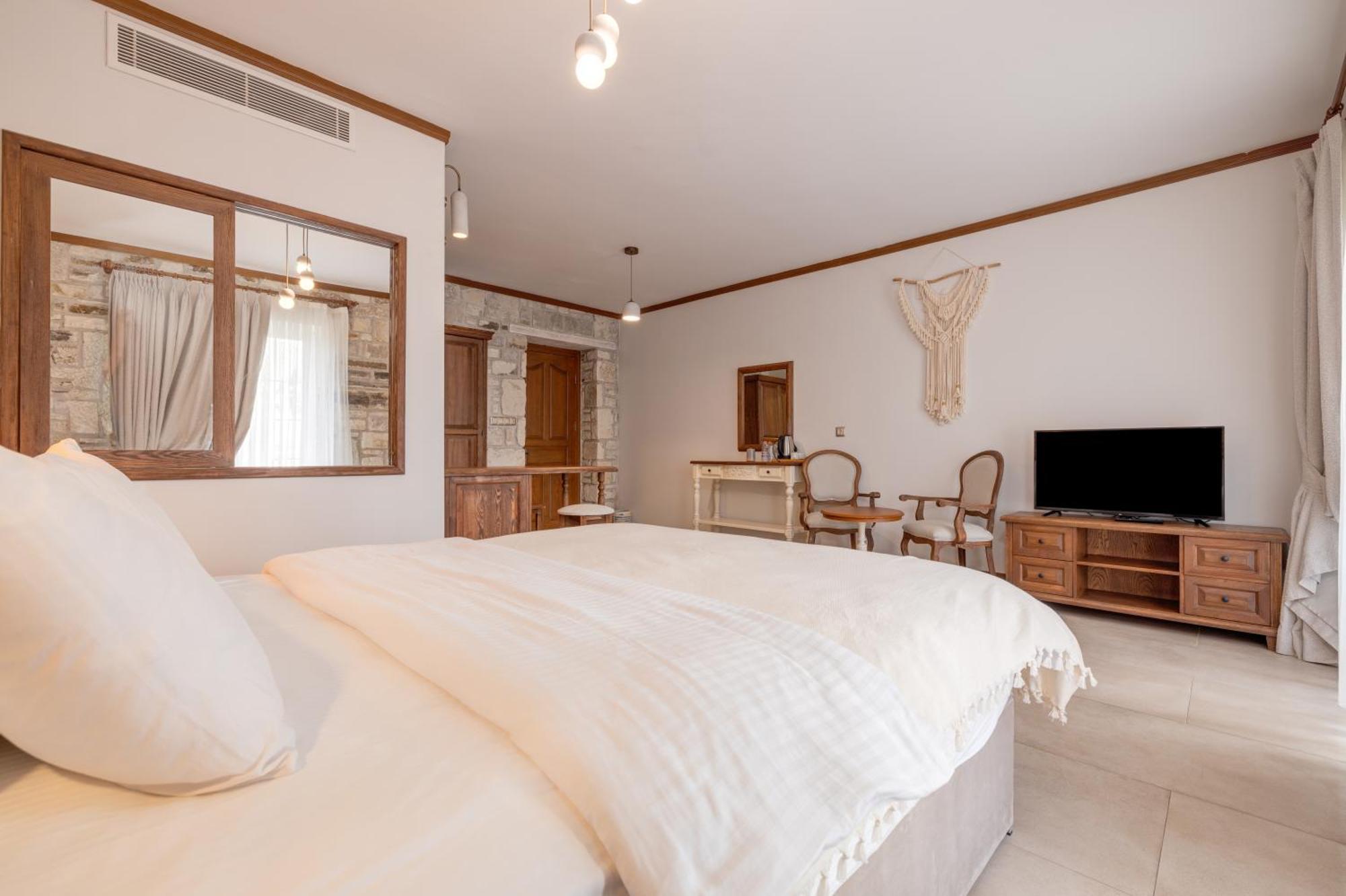 Navalia Hotel Foça Bagian luar foto