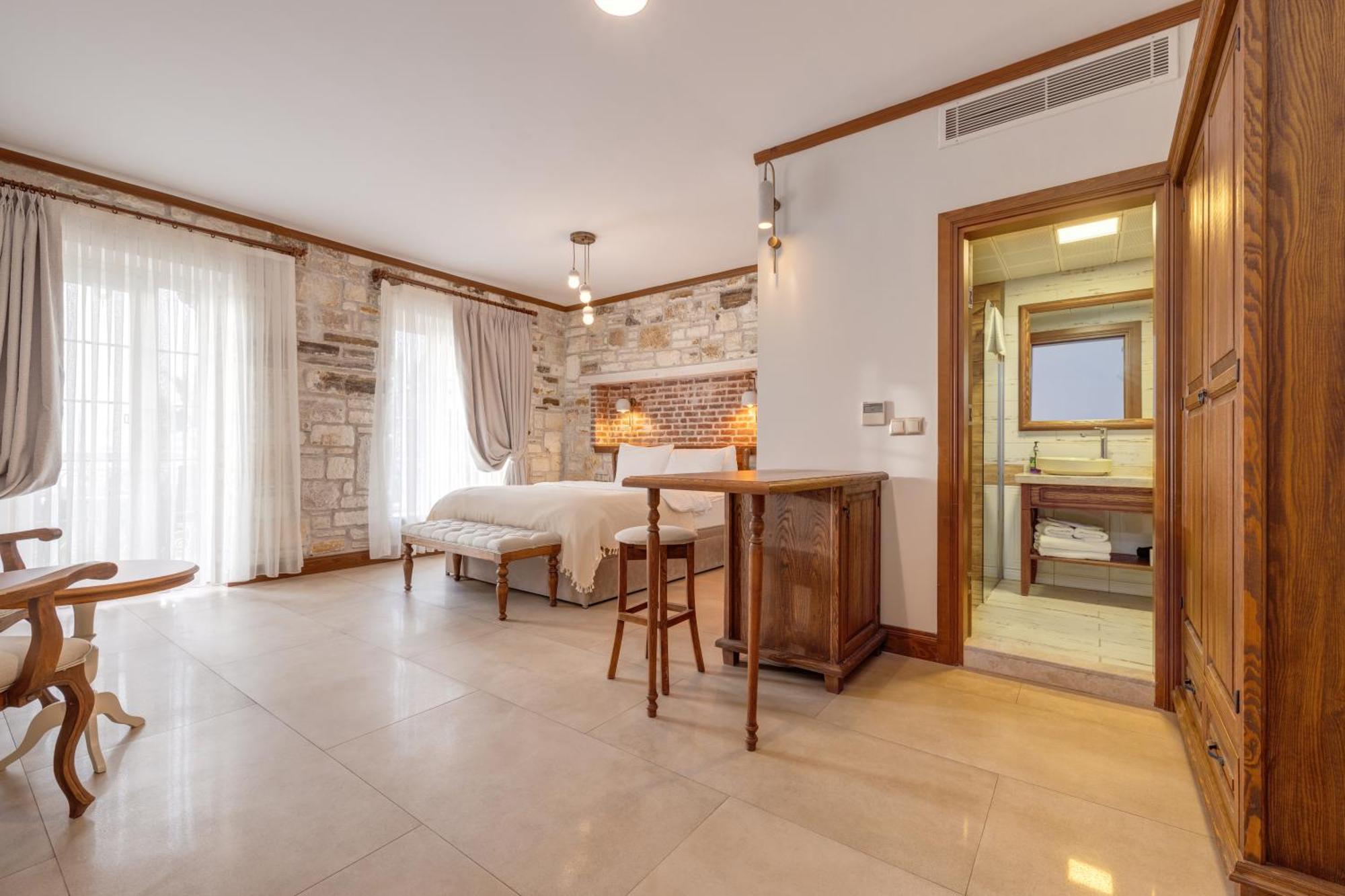Navalia Hotel Foça Bagian luar foto