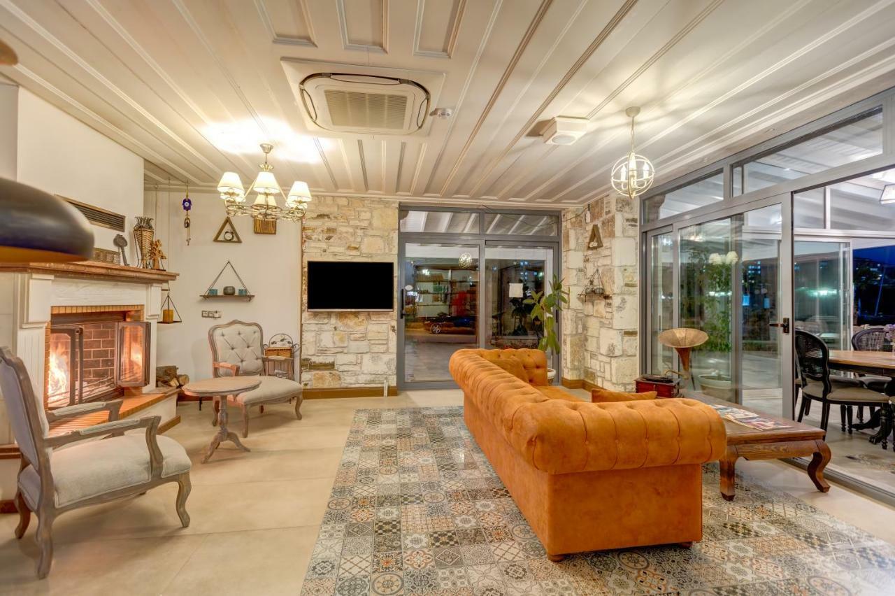 Navalia Hotel Foça Bagian luar foto